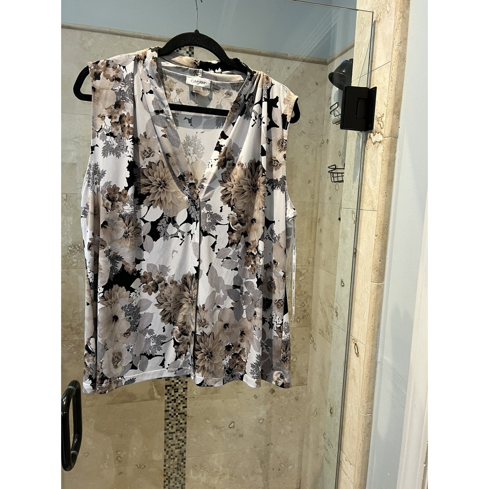 Calvin Klein Women Plus 1X Sleeveless V-Neck Floral Jersey Top Muted Fall Colors